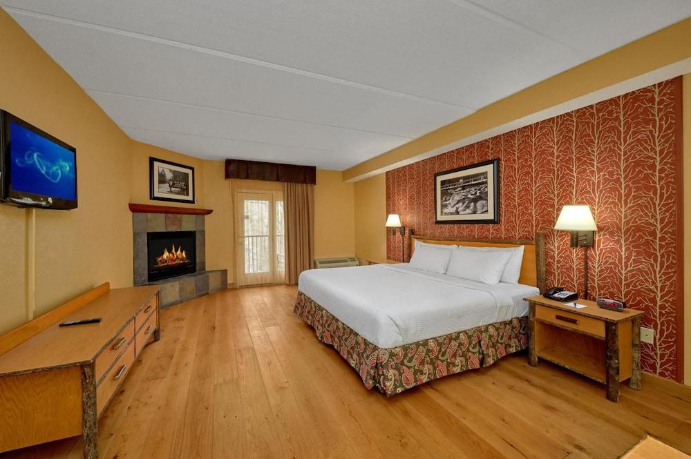Bearskin Lodge on the River photo 18