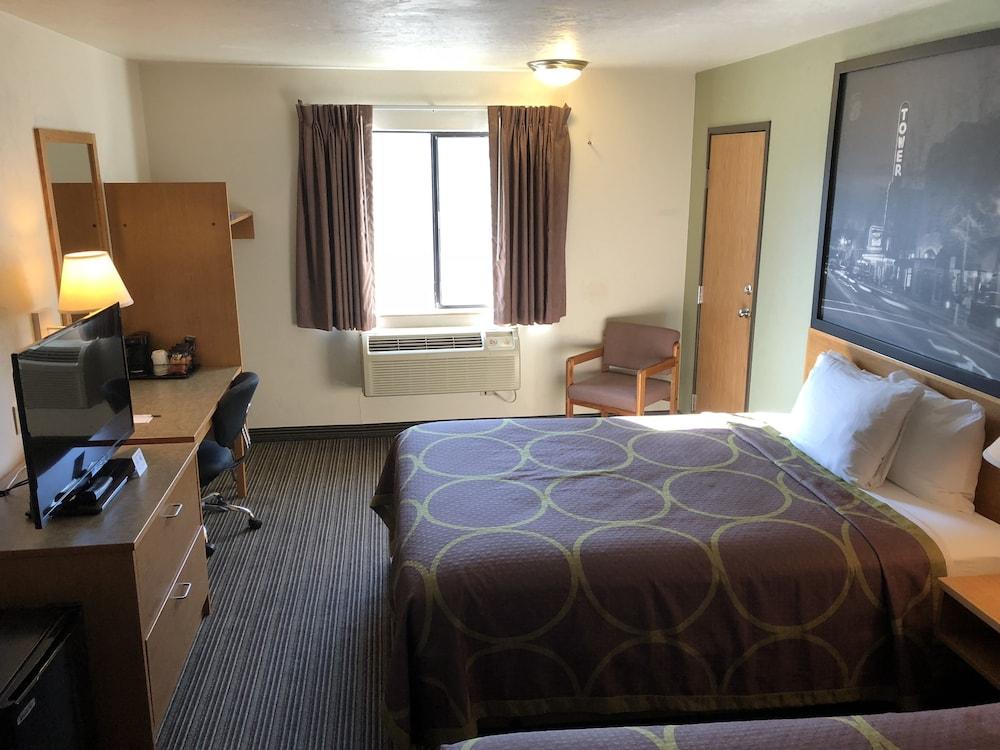 Super 8 by Wyndham Bend photo 20
