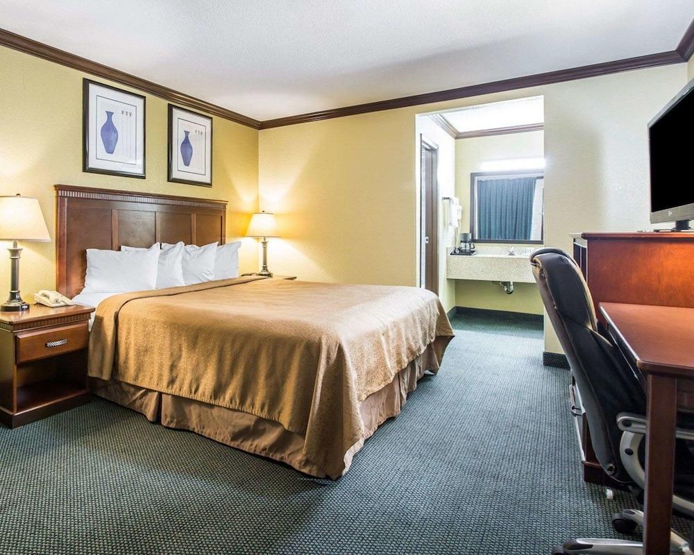 Quality Inn San Diego I-5 Naval Base photo 22