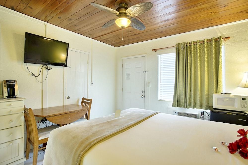 Island Breeze Inn photo 3