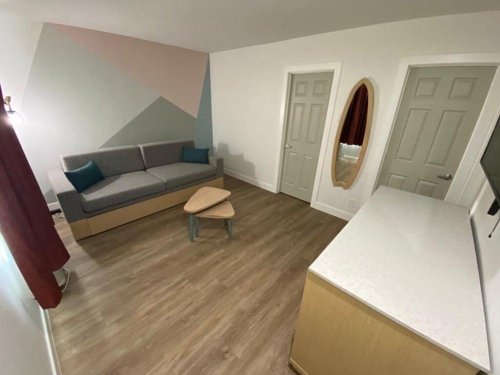 Salt Air Lodge photo 25