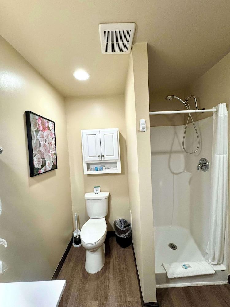 Americas Best Value Inn Marquette photo 32