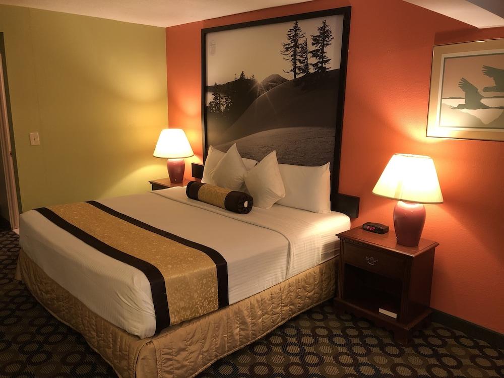 Super 8 by Wyndham Ontario photo 17
