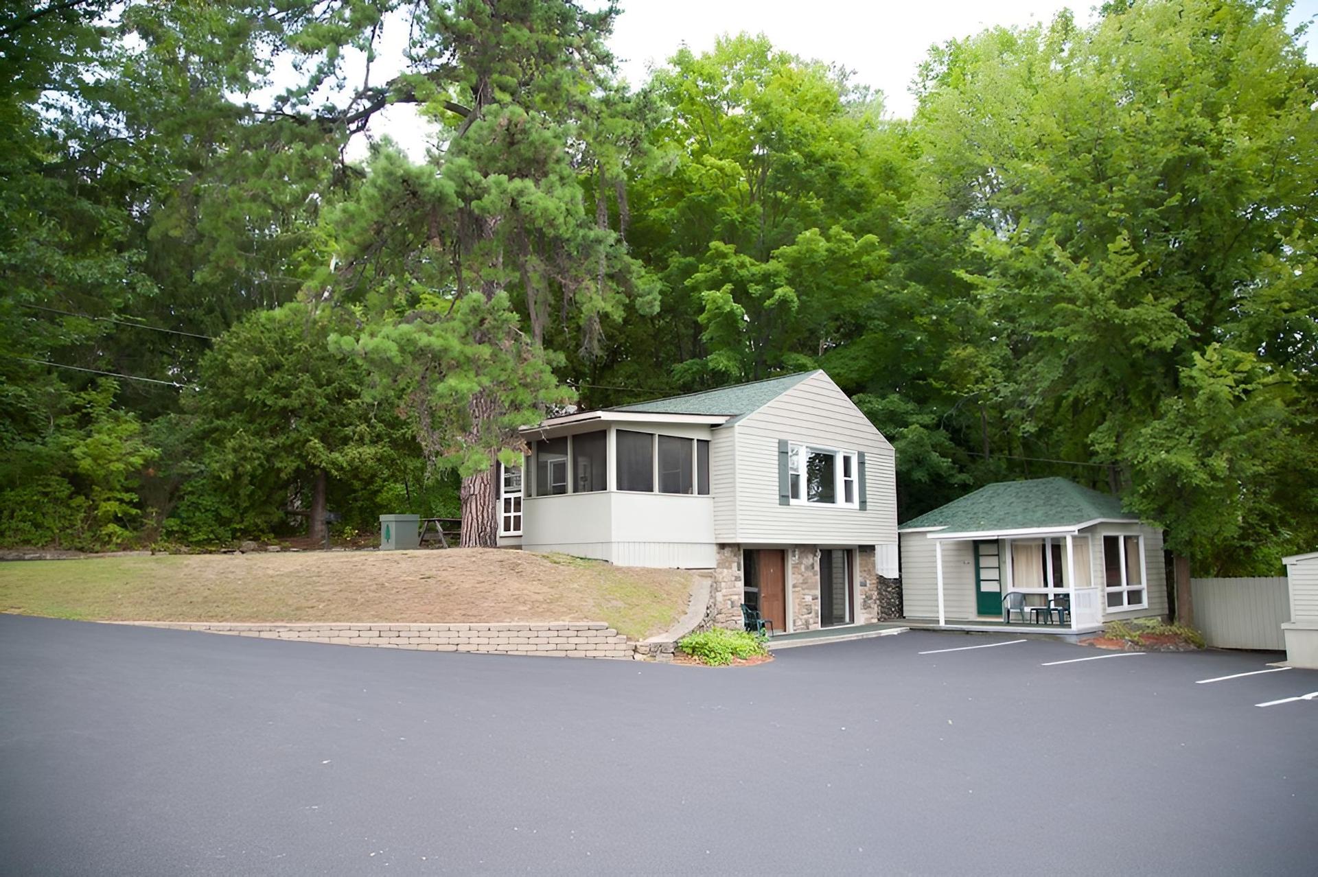 Shore Meadows Motel photo 39