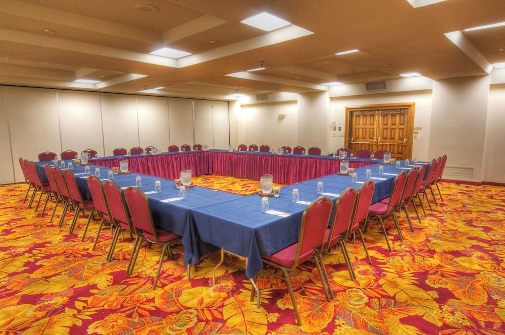 MCM Elegante Suites Abilene photo 28