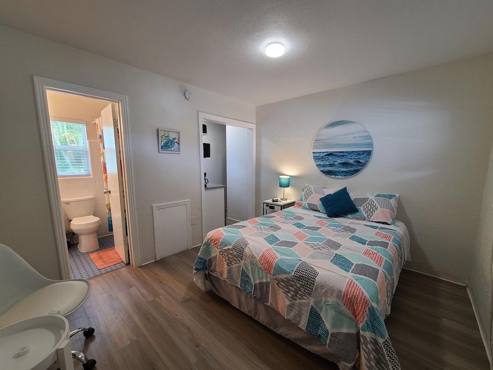 Sun Island Motel photo 24