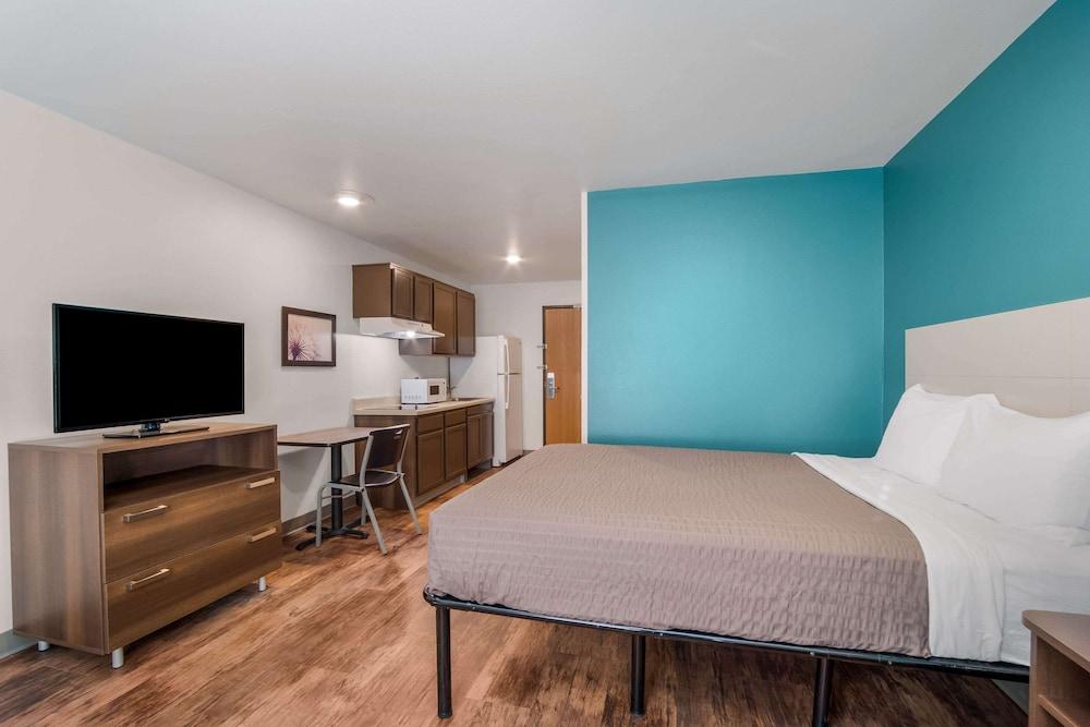 WoodSpring Suites North Charleston Airport I-526 photo 11