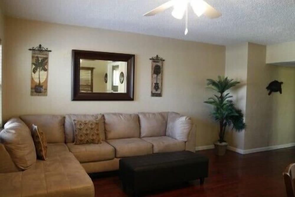 Oasis Palms Resort photo 6
