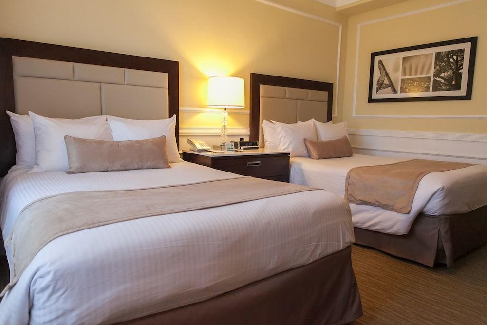 The Pickwick Hotel photo 40