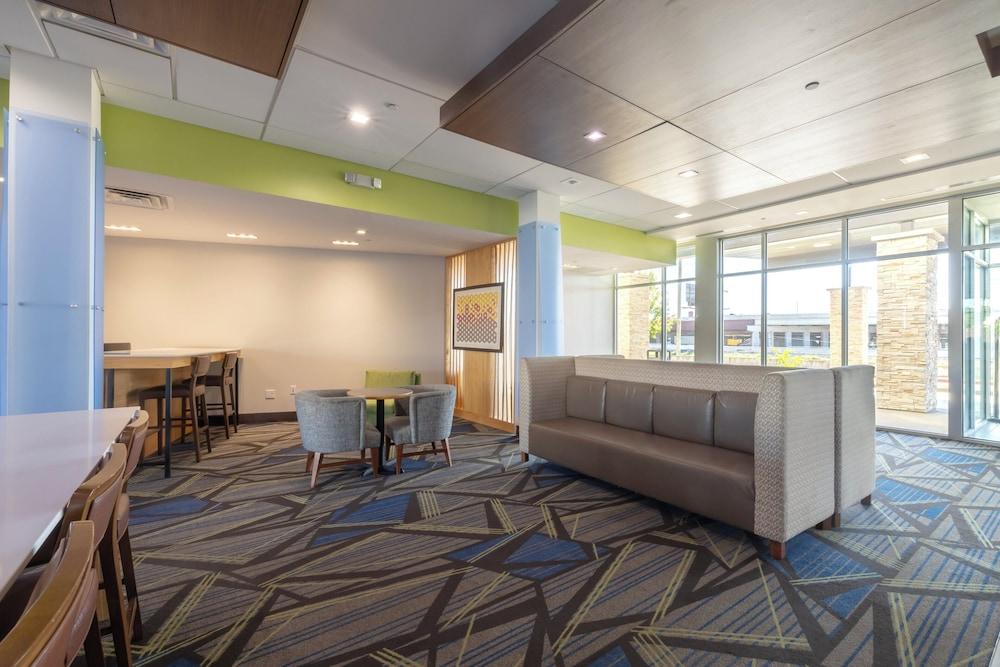 Holiday Inn Express & Suites Dallas Northeast - Arboretum by IHG photo 6