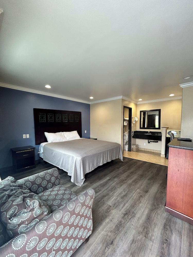 HYLAND MOTEL photo 6