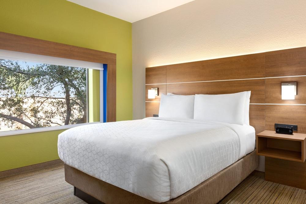 Holiday Inn Express Hotel & Suites Mission-McAllen Area by IHG photo 10