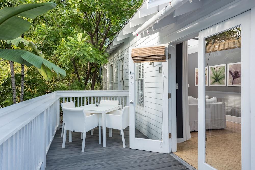 Alexanders Guesthouse - Adult Exclusive, LGBTQ Friendly photo 70