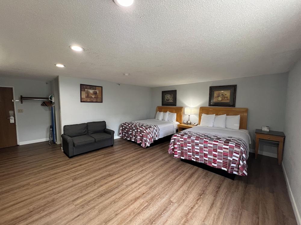Economy 7 Inn - Norfolk photo 21