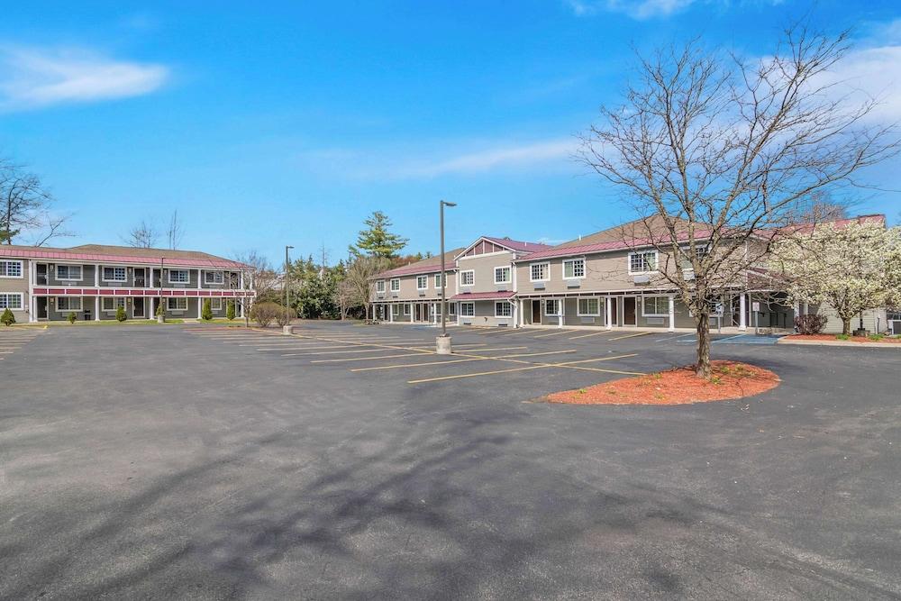 Quality Inn Queensbury - Lake George Area photo 29