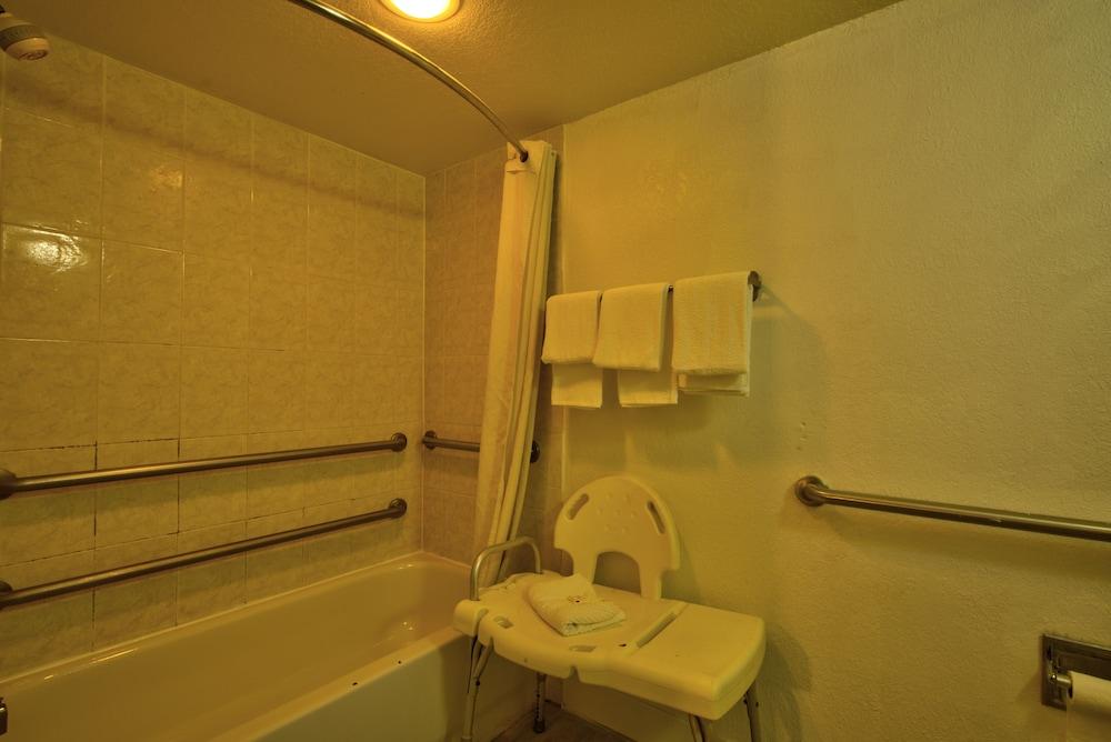 Clearwater Hotel photo 7