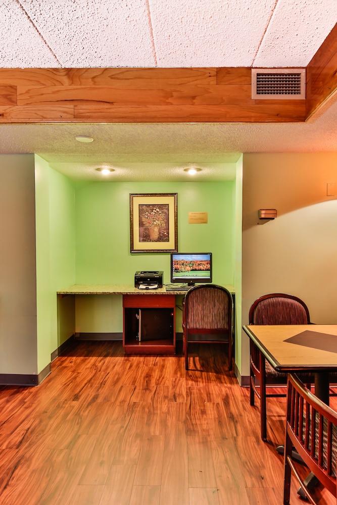 The View Inn & Suites photo 31
