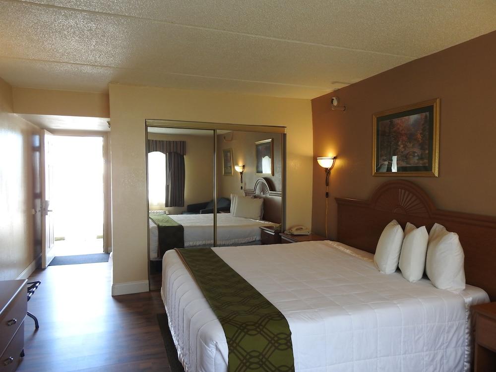 Relax Inn photo 14
