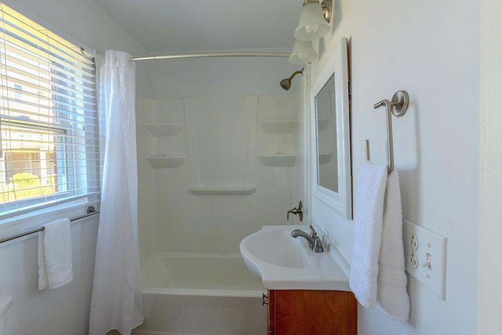 Tower Circle Motel photo 12