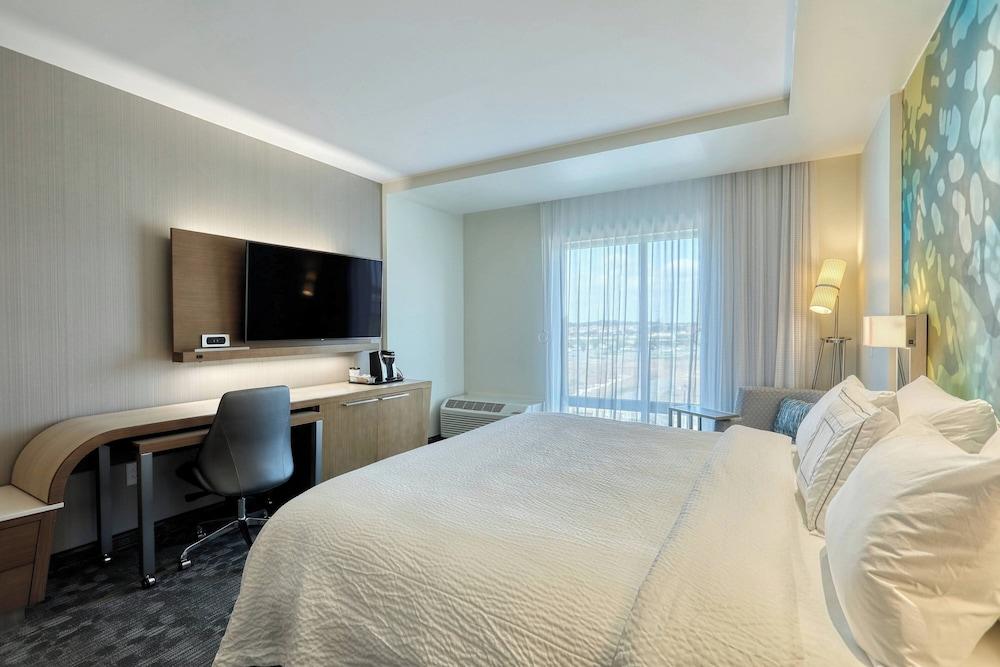 Courtyard by Marriott North Brunswick photo 18