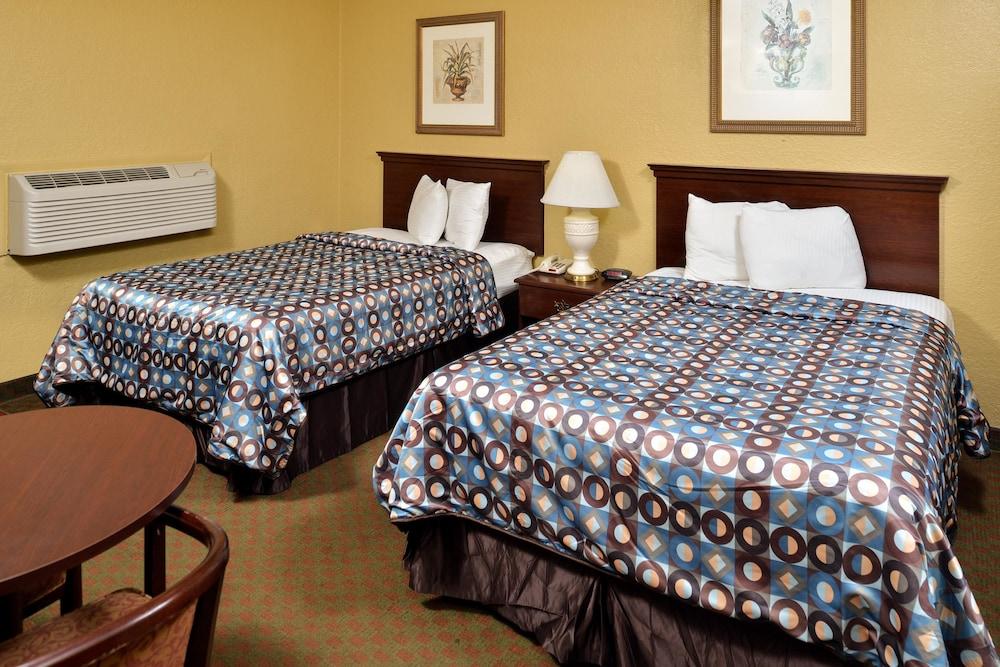Americas Best Value Inn Starke photo 12