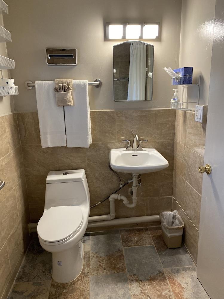 Rainbow Inn & Cottages photo 16