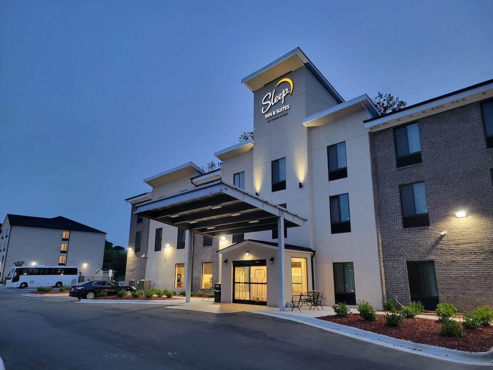 Sleep Inn & Suites - Coliseum Area photo 1