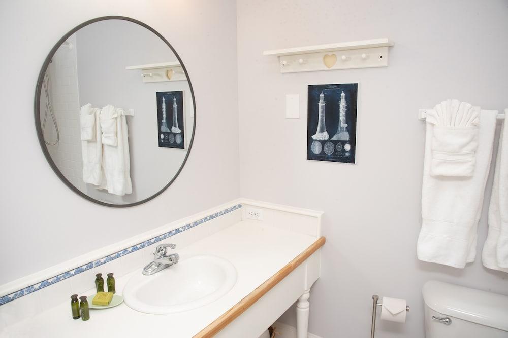 Inn On Peaks Island photo 79