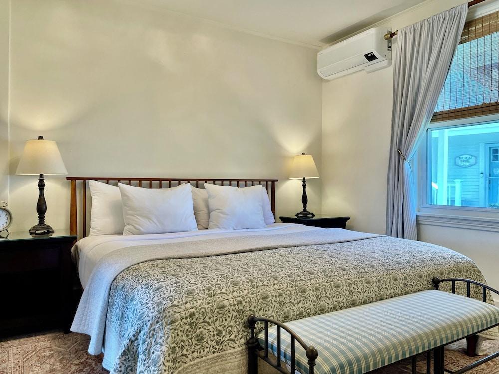 Admirals Quarters Inn photo 17
