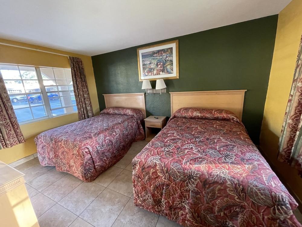 Shangri La Motel photo 5