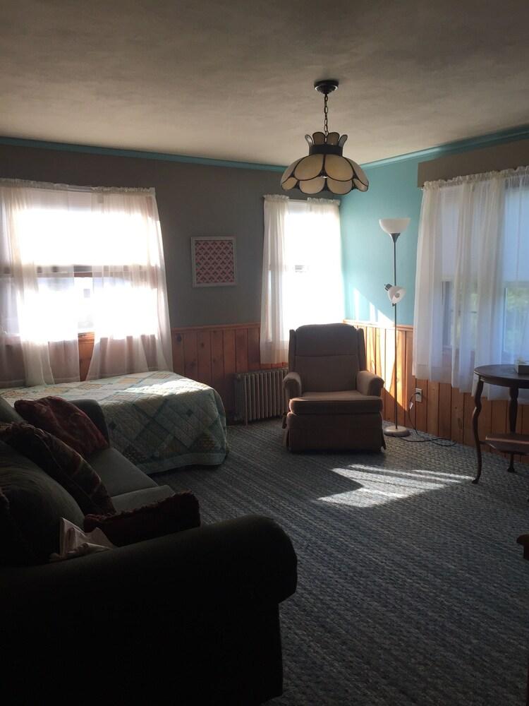 The Wheelhouse Inn photo 34