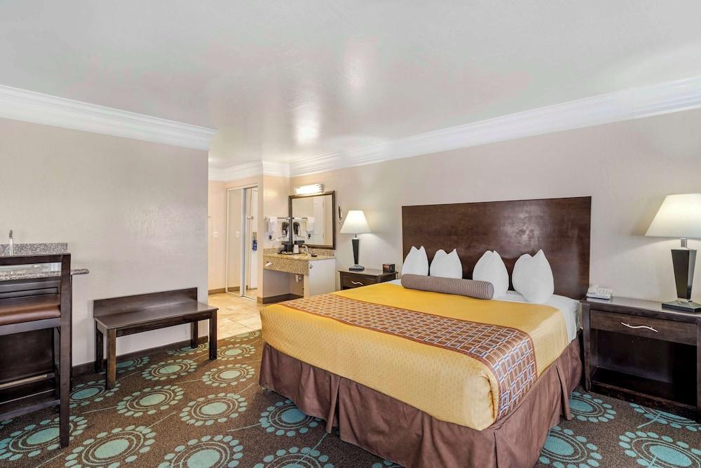 Best Western Liberty Inn photo 8
