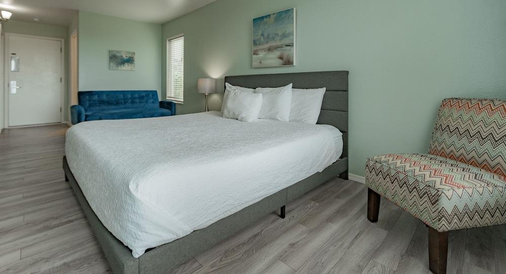 Embarcadero Resort Hotel & Marina photo 34