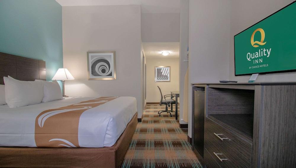 Quality Inn Roseville-Detroit North photo 6