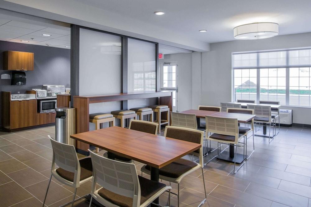 Microtel Inn & Suites By Wyndham Tioga photo 15
