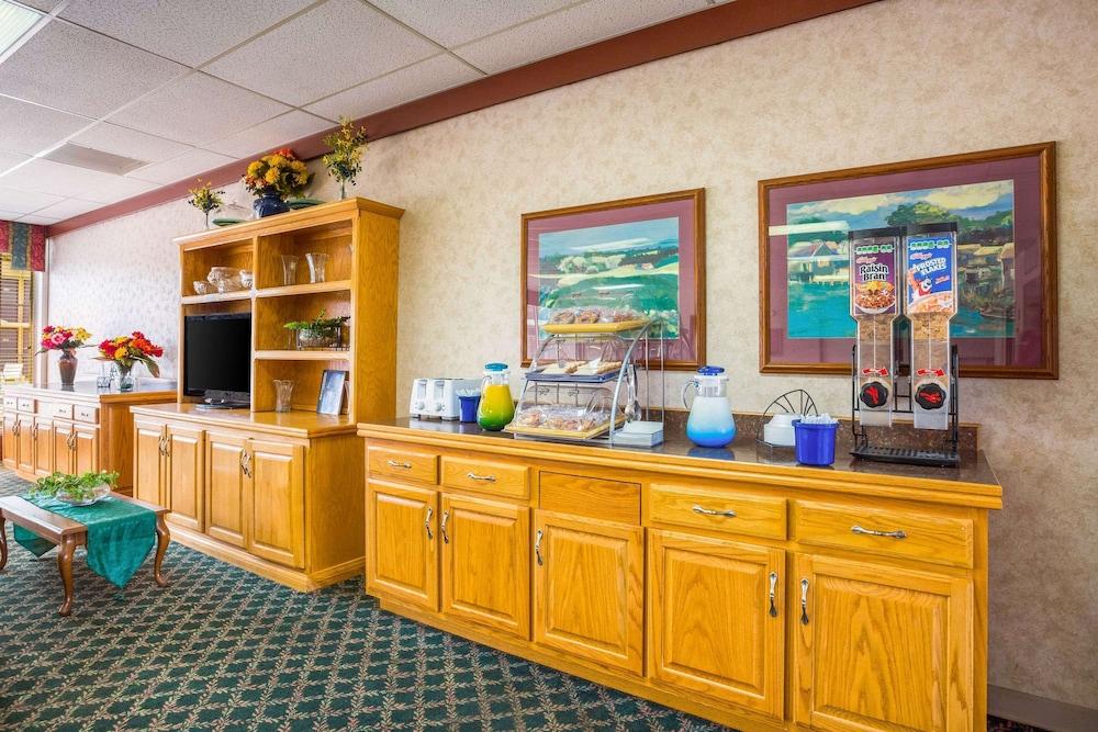 Econo Lodge Cave City photo 31