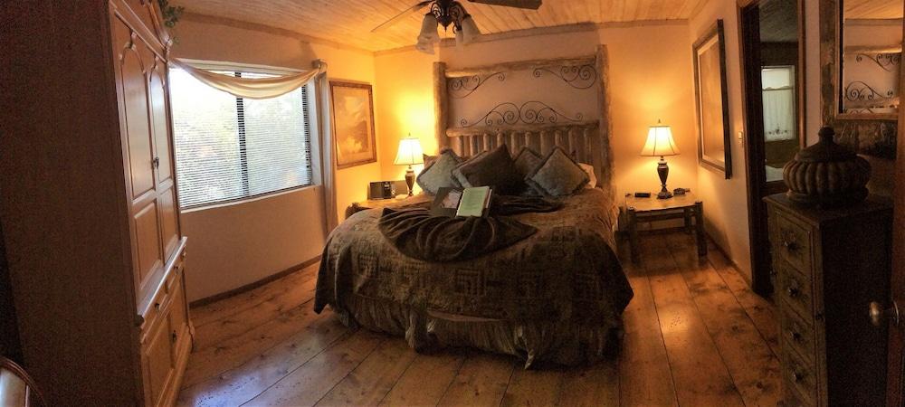 Adobe Village Inn photo 8