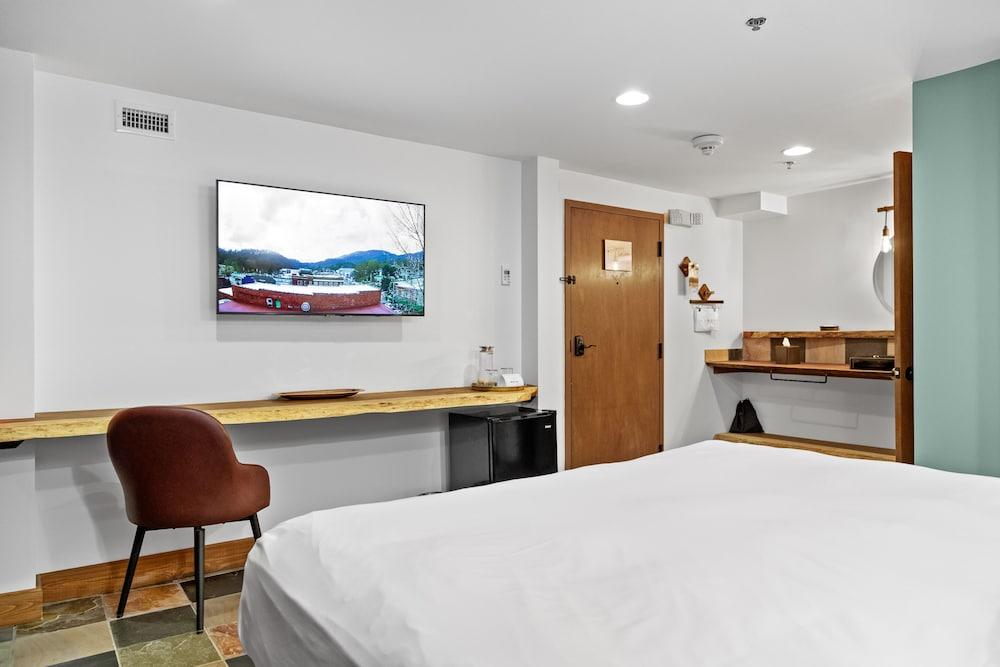 The Horton Hotel and Rooftop Lounge photo 21