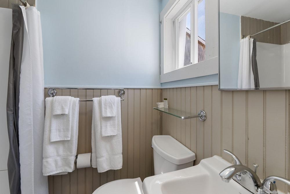 The Beaches Guest Rooms and Cottages photo 42