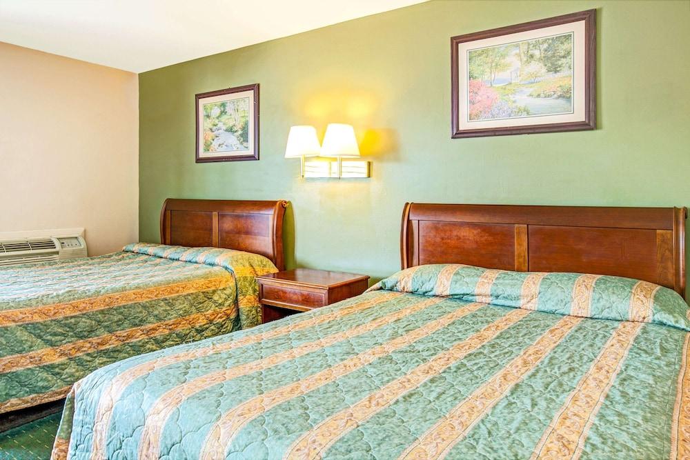 Knights Inn South Hackensack photo 5