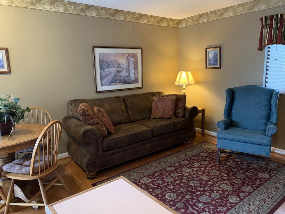 Laurel Inn Condominium photo 85