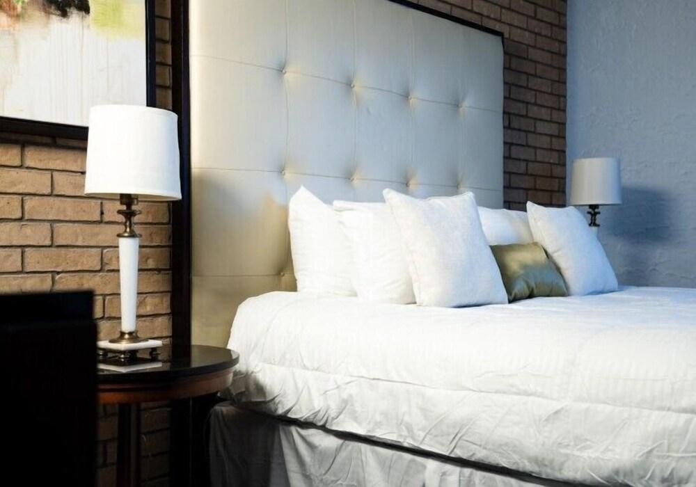 The Landmark Hotel photo 9