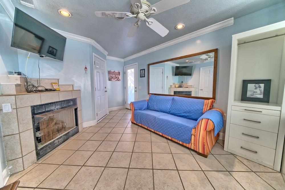 Pineapple Villas on Laguna Beach photo 27