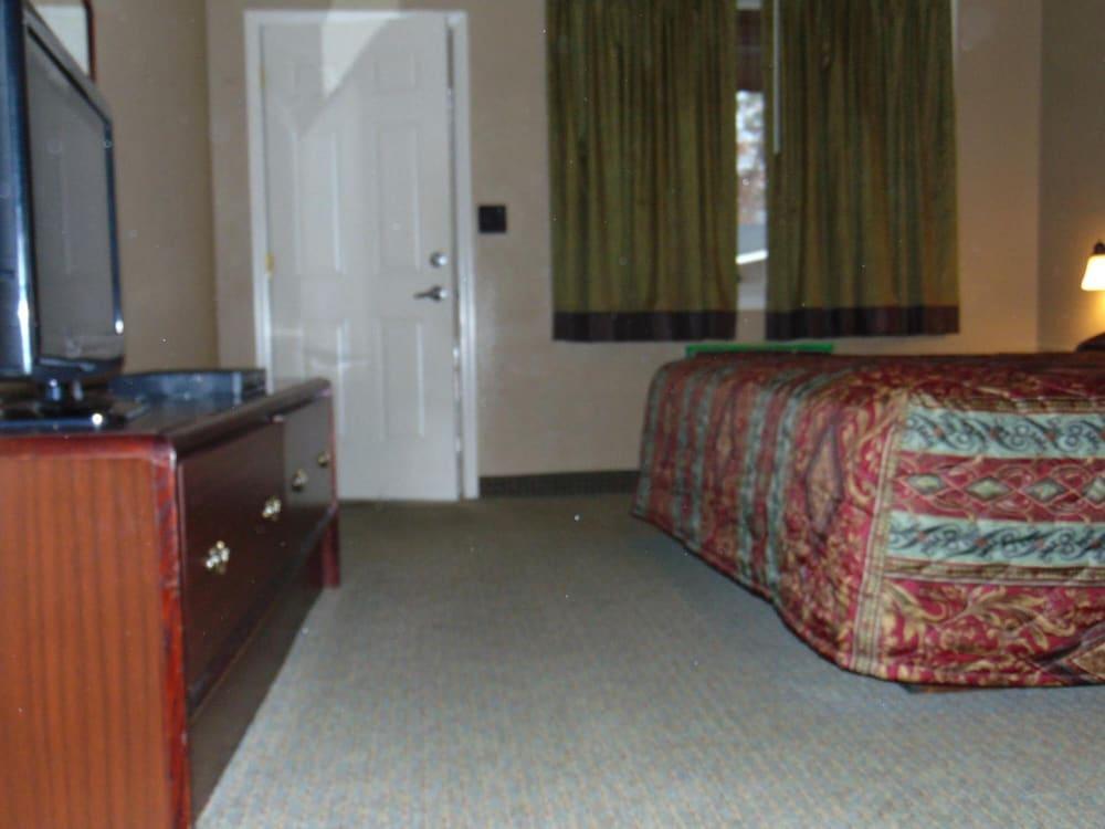 Westbrook Motel photo 21