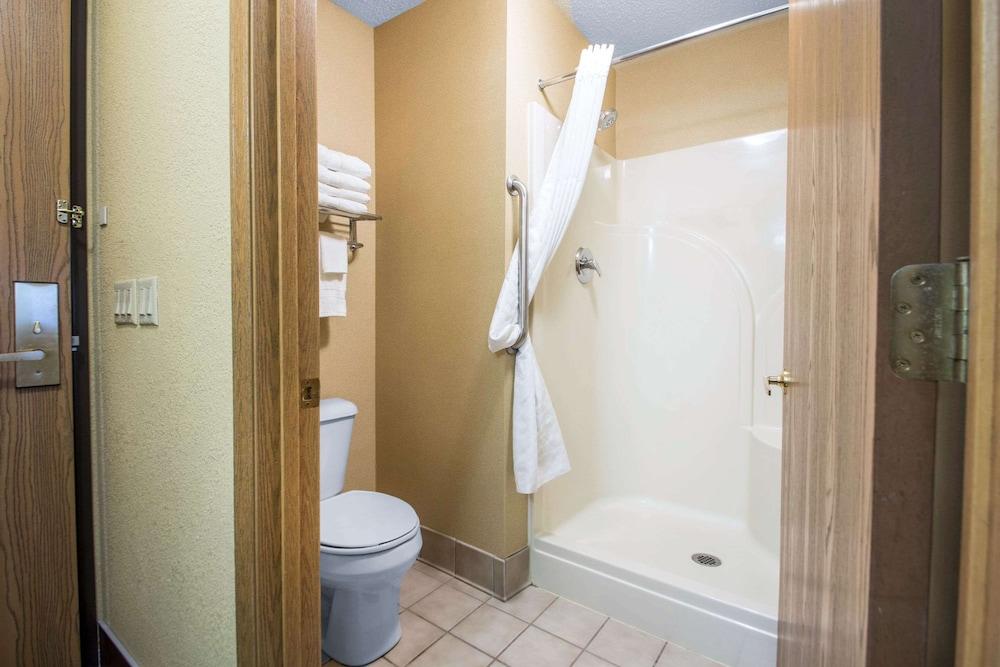 Comfort Suites Wisconsin Dells Area photo 16
