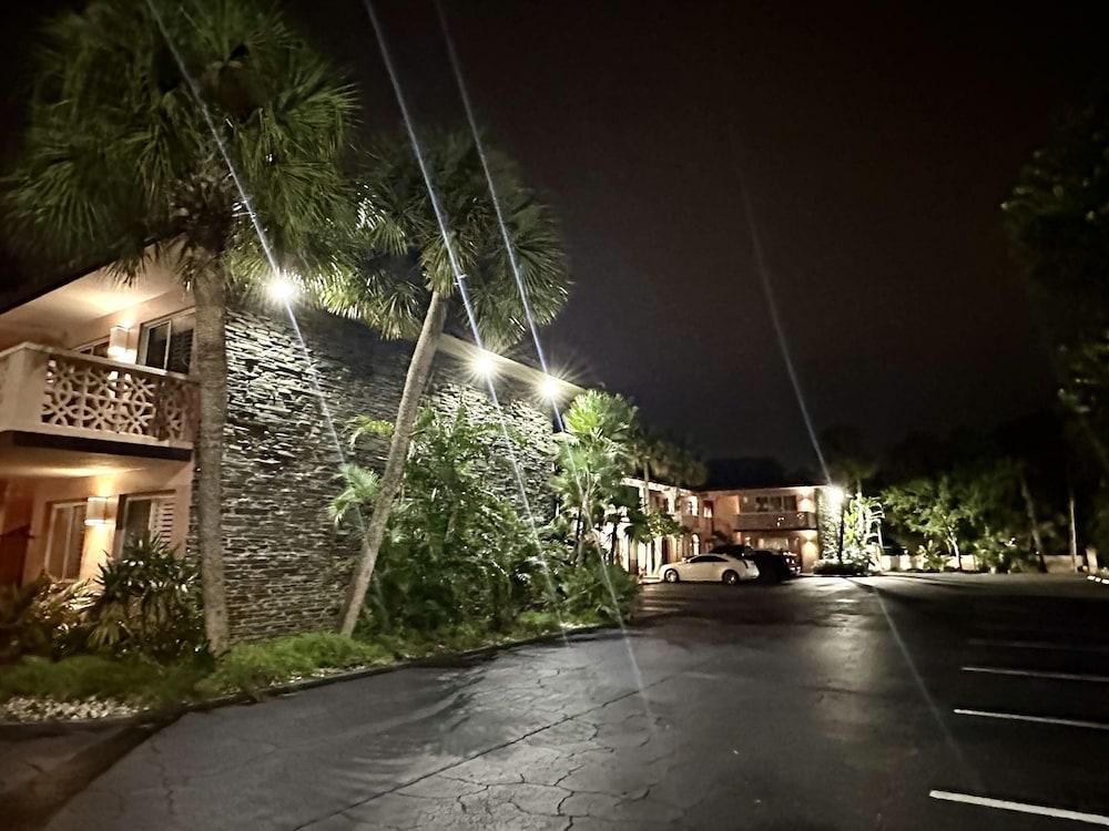 Tahitian Inn photo 58