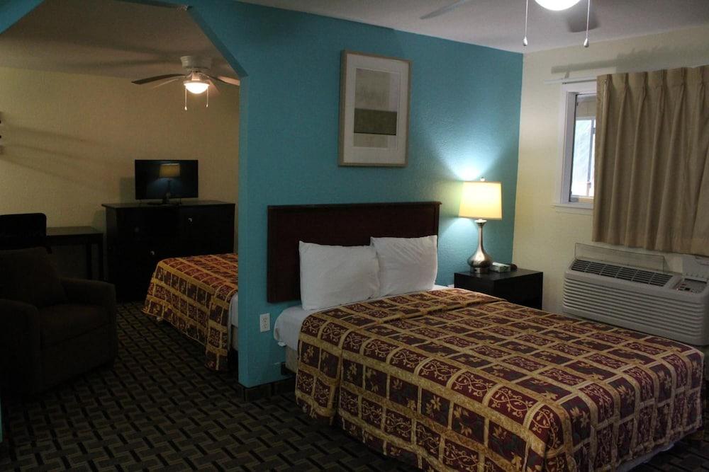 American Inn and Suites photo 14
