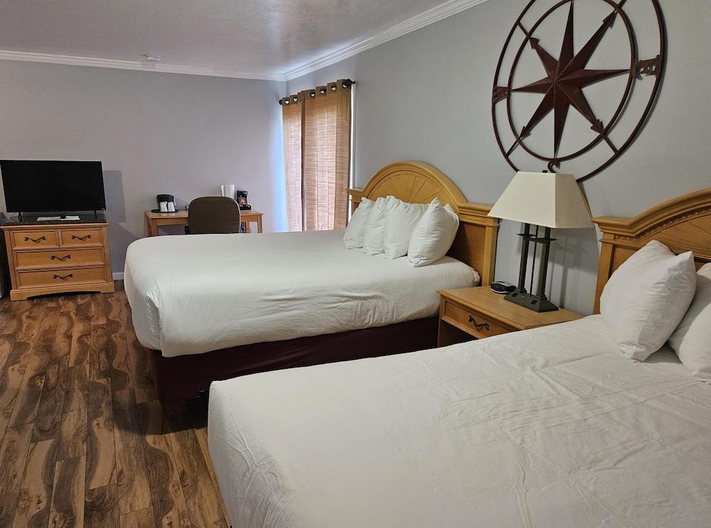 Capt.'s Inn & Suites photo 13