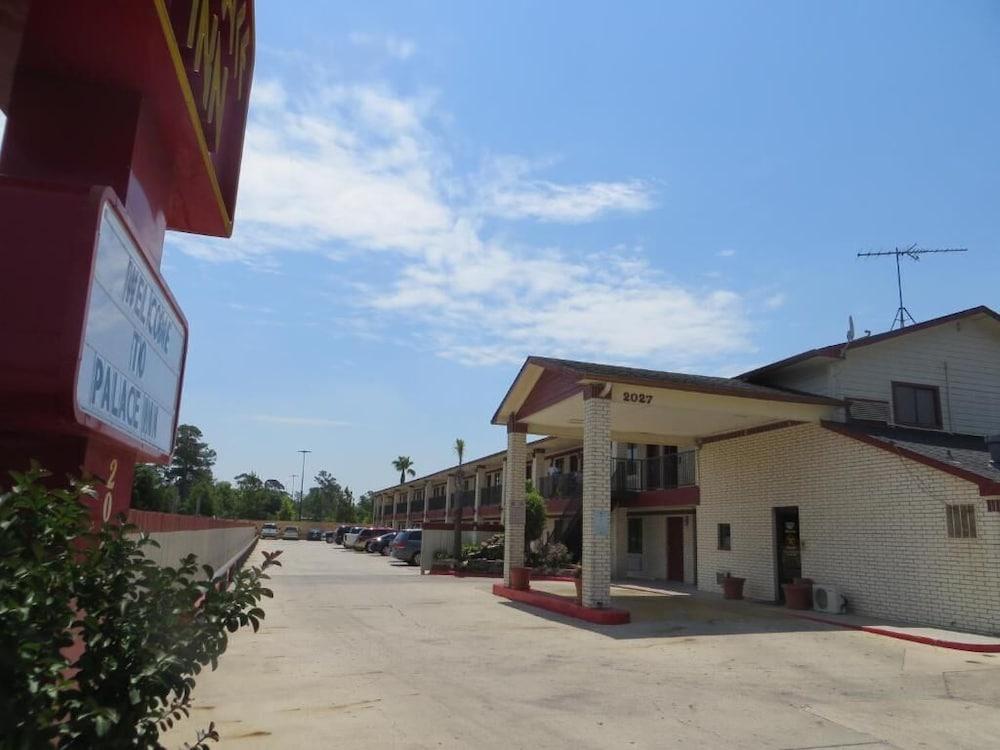 Palace Inn Wayside photo 28
