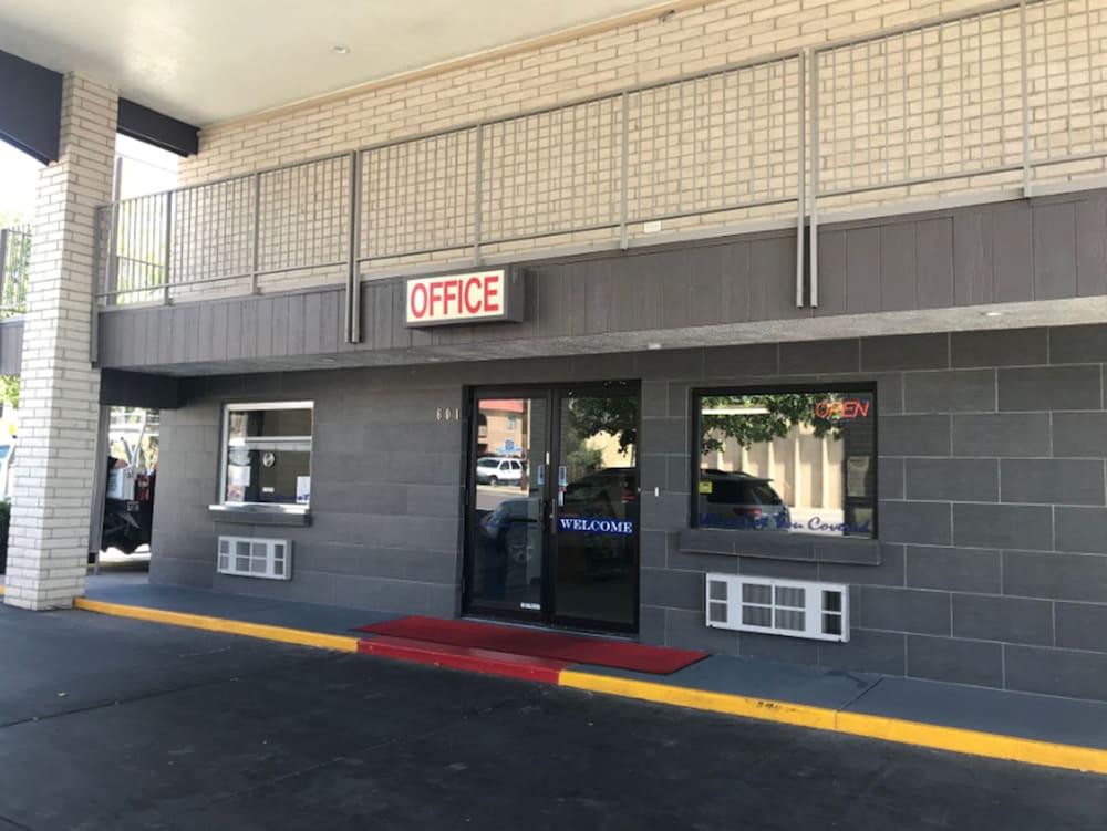 Travelodge by Wyndham Albuquerque East photo 3